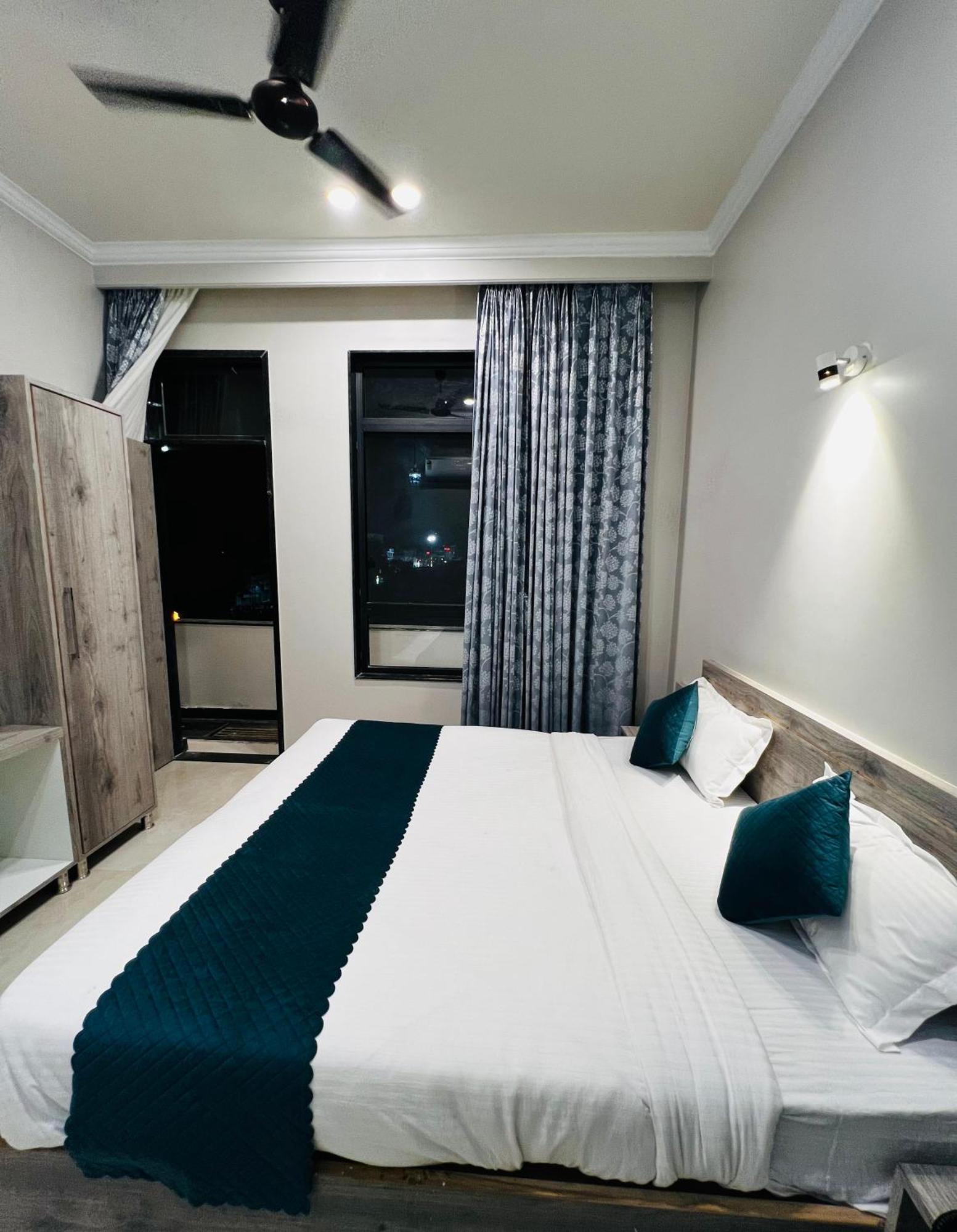The Tri Arrow Hotel Khatu Bagian luar foto