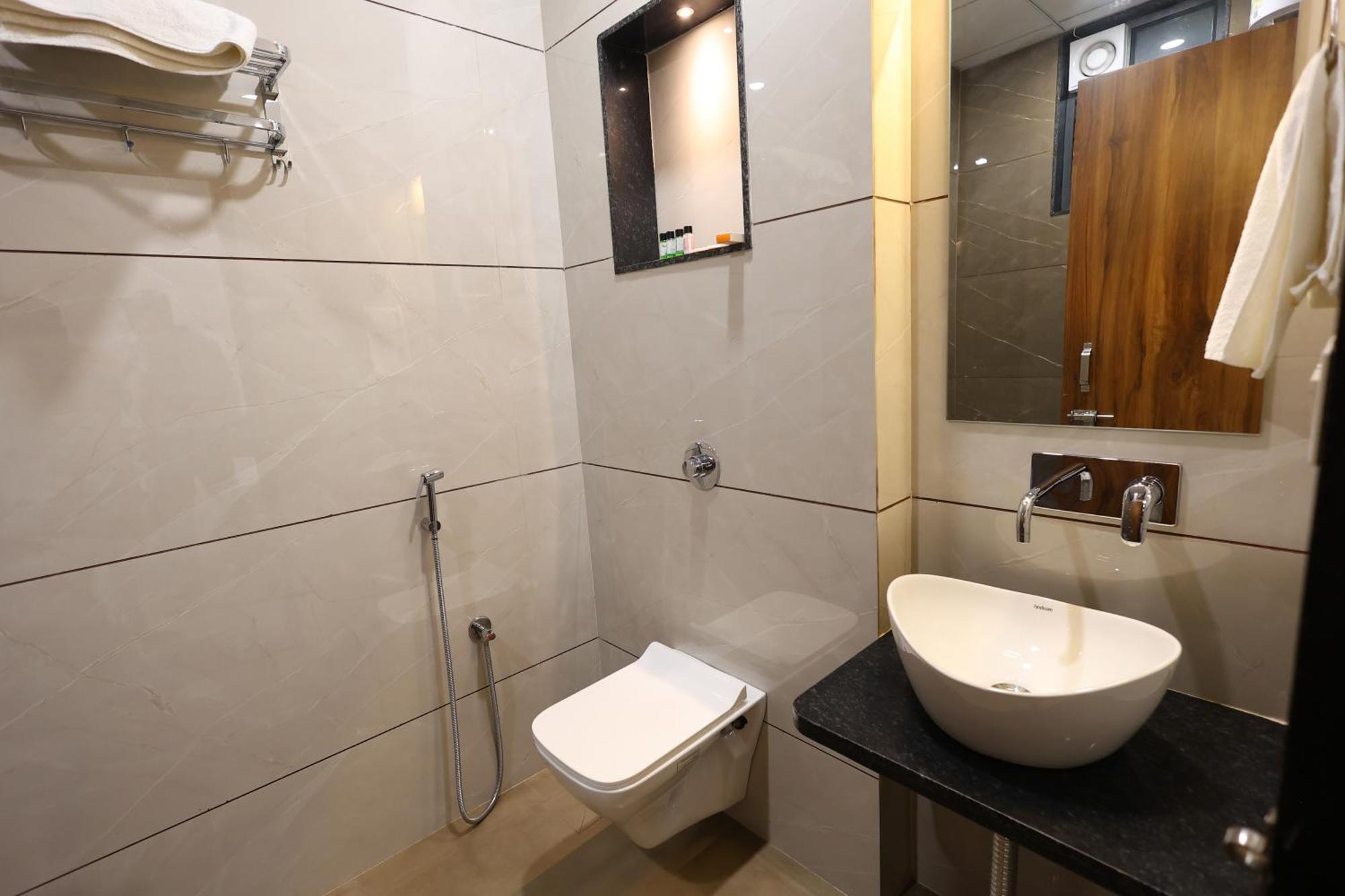 The Tri Arrow Hotel Khatu Bagian luar foto