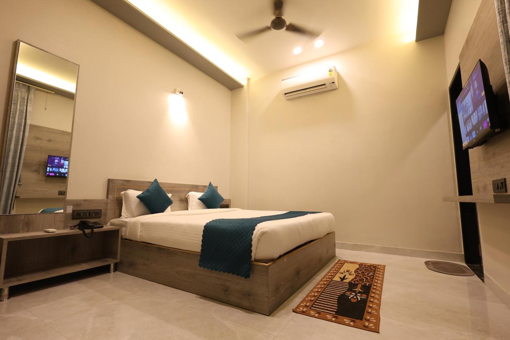 The Tri Arrow Hotel Khatu Bagian luar foto