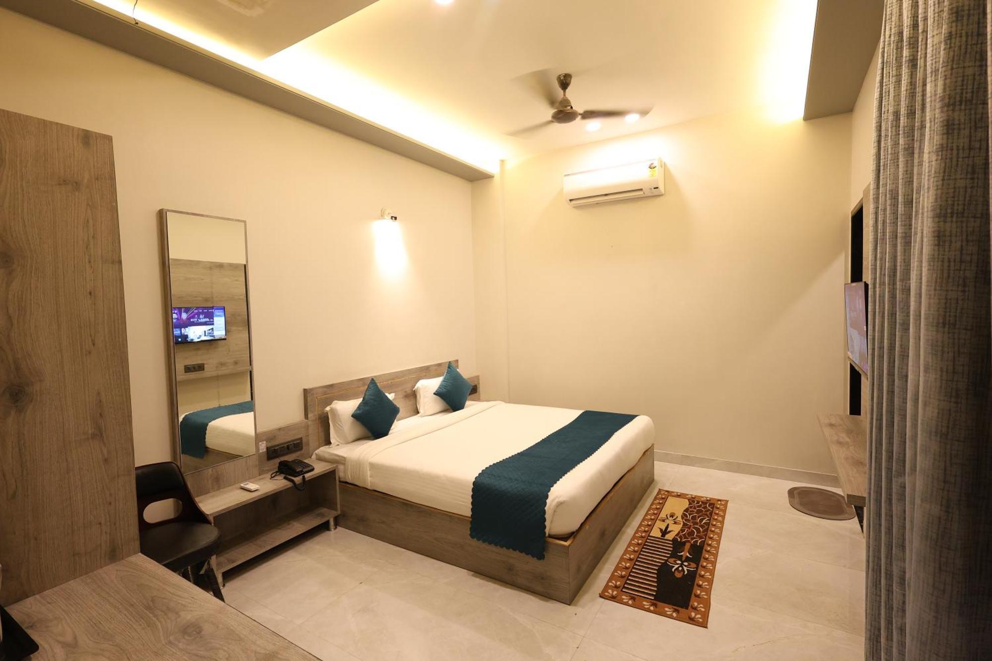 The Tri Arrow Hotel Khatu Bagian luar foto